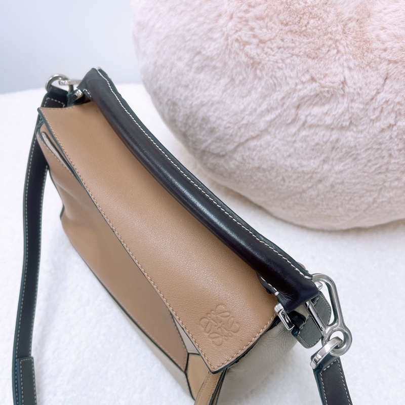 Loewe puzzle 棕色幾何包-12