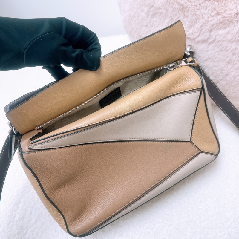 Loewe puzzle 棕色幾何包-13