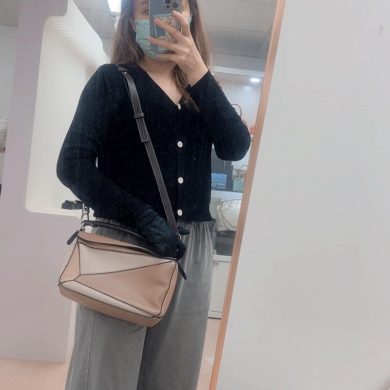 Loewe puzzle 棕色幾何包-17