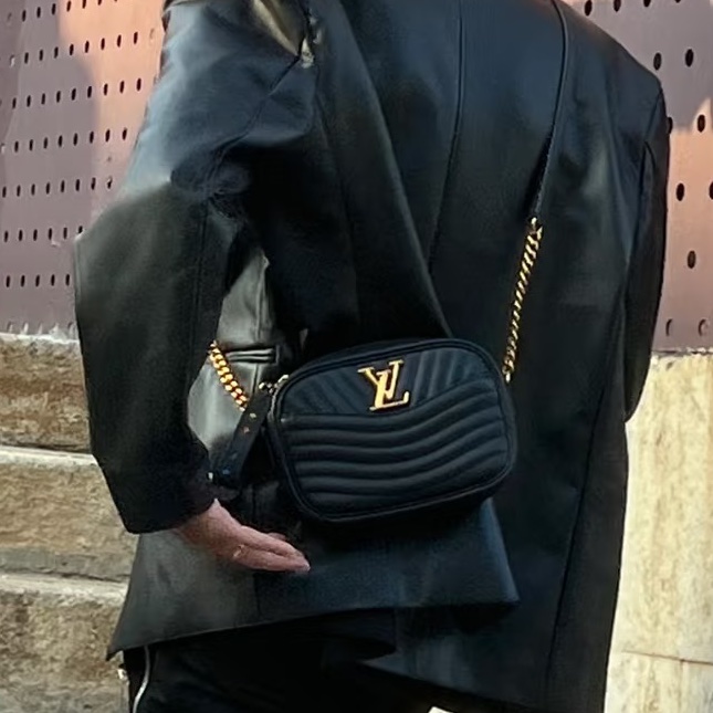 LV 路易威登💎💎New wave相机包黑色/21*14*5cm 19年芯片 B0094-1