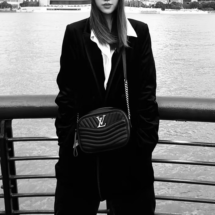 LV 路易威登💎💎New wave相机包黑色/21*14*5cm 19年芯片 B0094-2