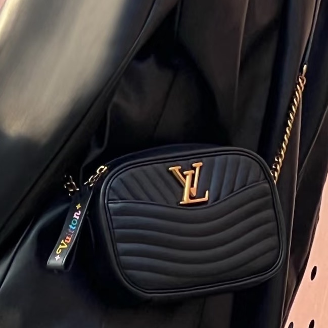 LV 路易威登💎💎New wave相机包黑色/21*14*5cm 19年芯片 B0094-6