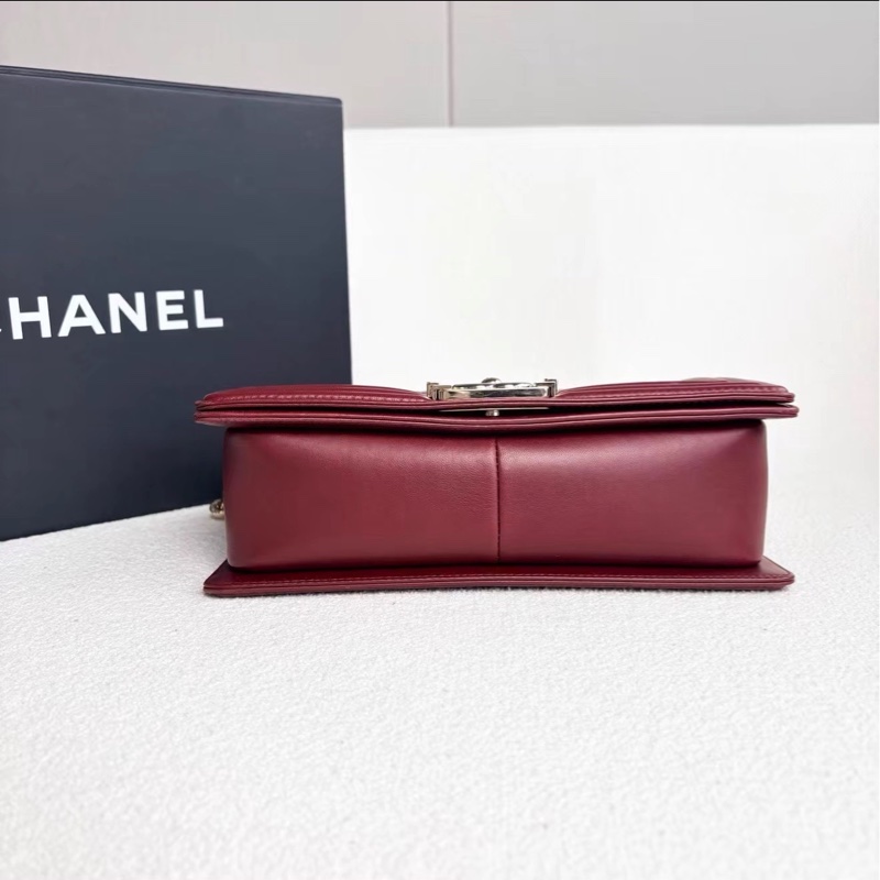 專櫃25w🈶購證😍香奈兒酒紅色金扣中號leboy25單肩斜挎包-10