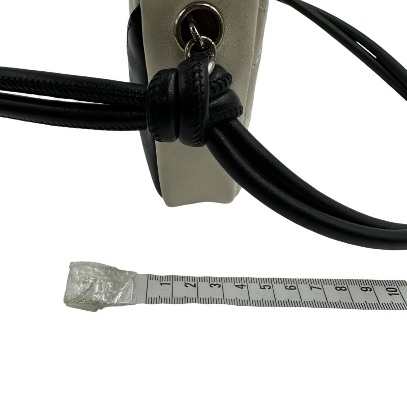 【美收精品】CHANEL 真皮小袋手提包白色黑色 C-270【隔月月中將轉賣至日本 上架期限30天】-12