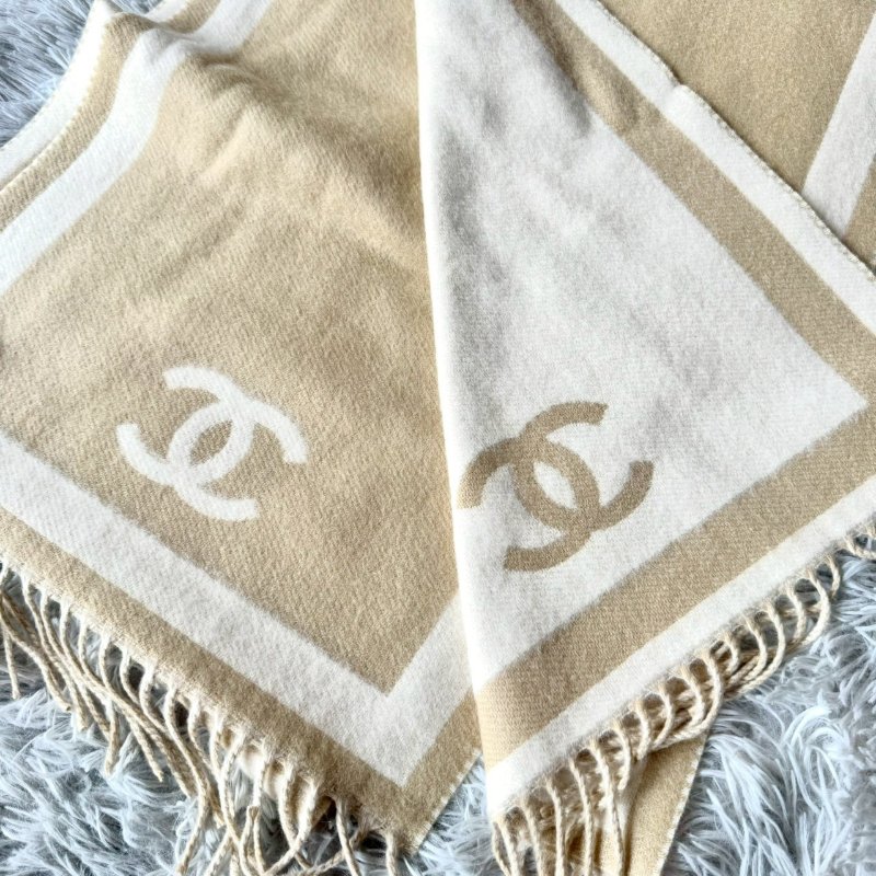 全新真品 CHANEL 新款 米/奶茶色圍巾 大CC 雙色 雙面 羊絨 圍巾 AAB984 現貨-1