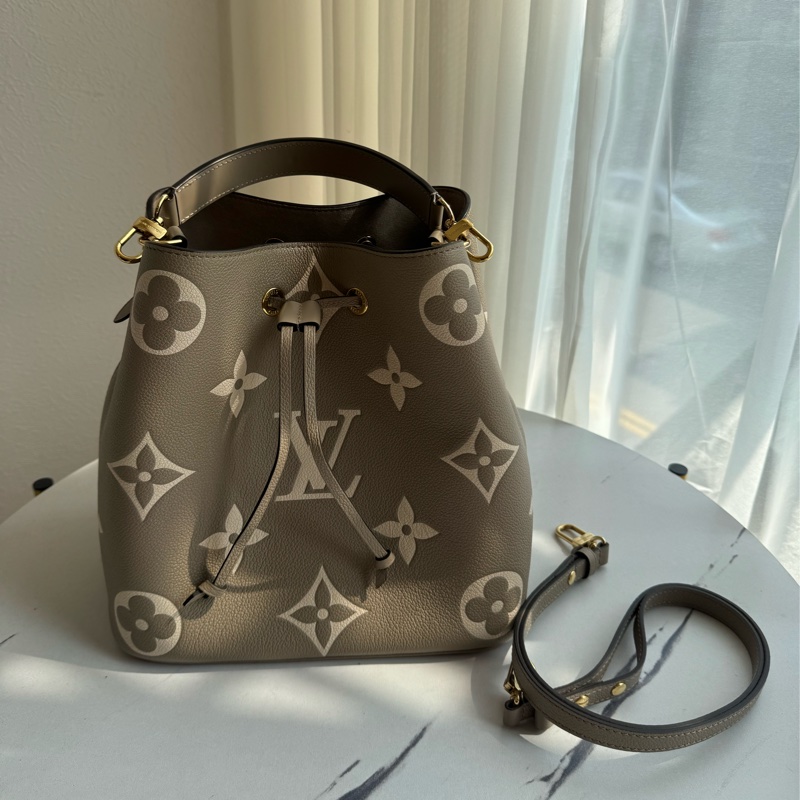 LV斑鳩灰水桶包MM-0