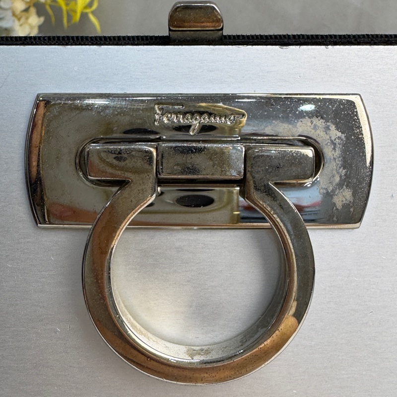 Ferragamo Gancini AU-21 6717 銀色鋁製單肩包-8
