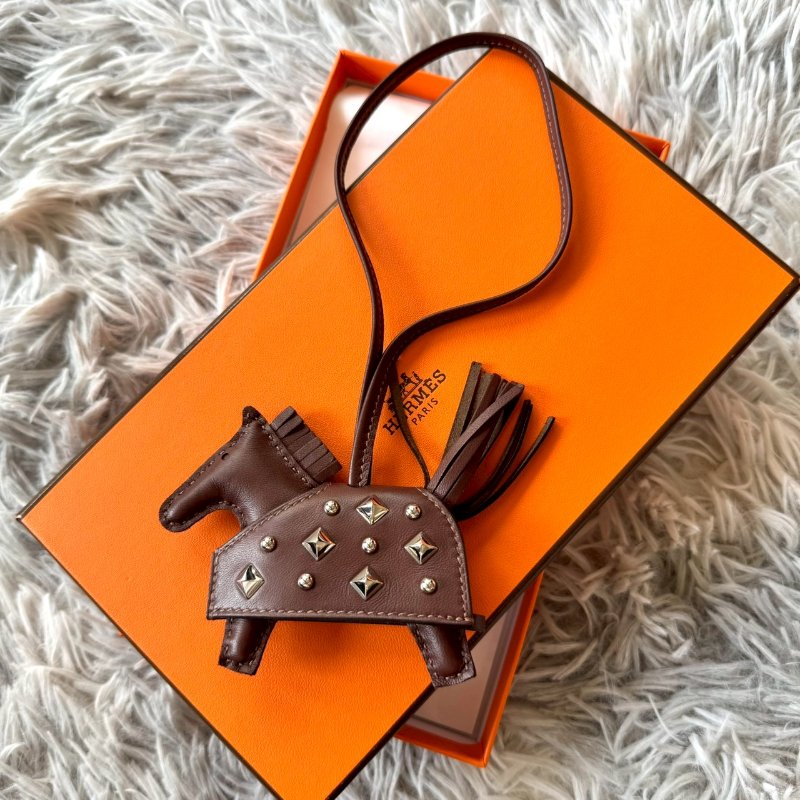 全新 HERMES RODEO Rock PM AC色 馬鞍紅/紅棕 小型 銀扣 鉚釘 小馬 吊飾 現貨-0