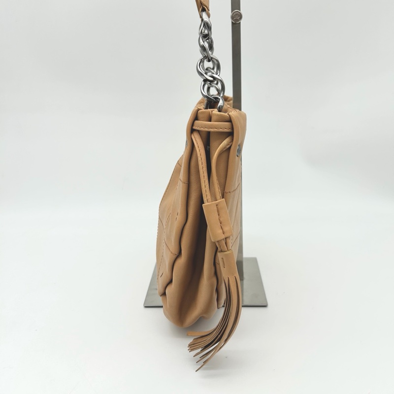 「JL精品代購」 香奈兒卡其色外縫線冰格流蘇抽繩元寶托特手提腋下包-4