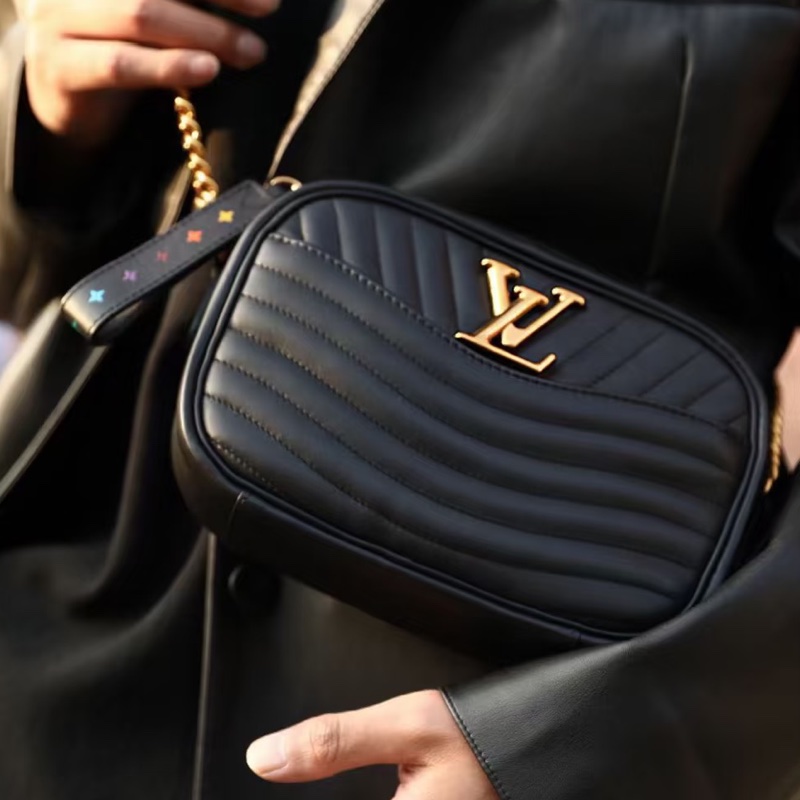 日常百搭款✨99新🥹Lv路易威登黑金new wave全皮相機包單肩斜挎鏈條包-0