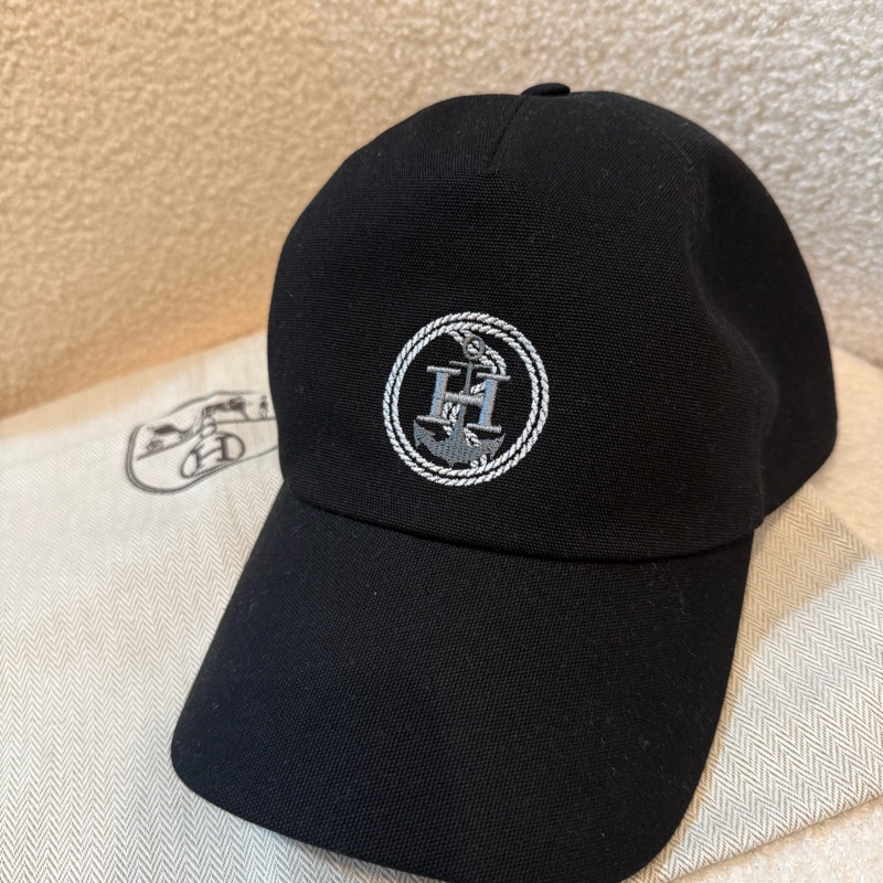 Hermes cap-0