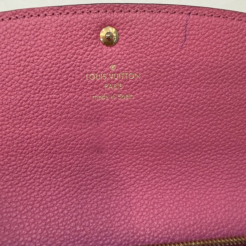 LV M62015 EMILIE 經典花紋全皮革壓紋扣式長夾.葡萄紫 停產-26