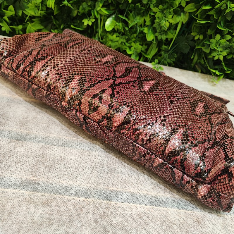 Gucci Hysteria Python Clutch-9