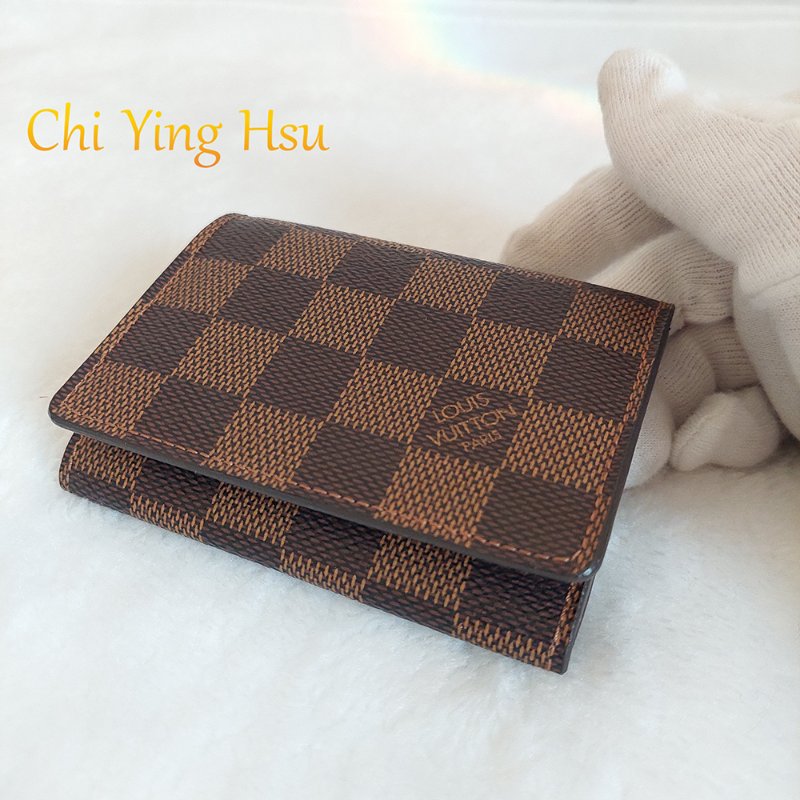 LV🎀現品實拍🎀 N62920咖棋盤格名片／信用卡夾包~二手品-2