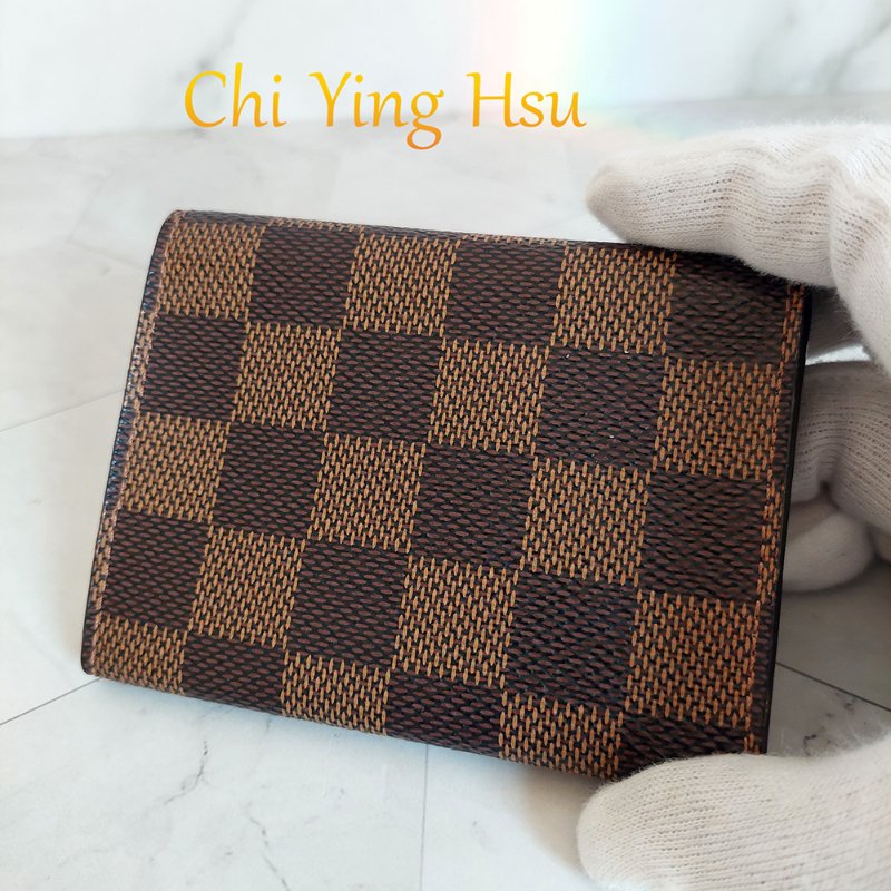 LV🎀現品實拍🎀 N62920咖棋盤格名片／信用卡夾包~二手品-5
