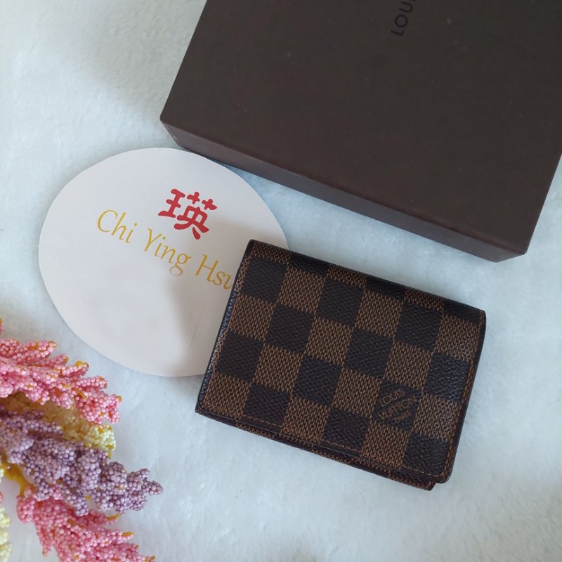 LV🎀現品實拍🎀 N62920咖棋盤格名片／信用卡夾包~二手品-49