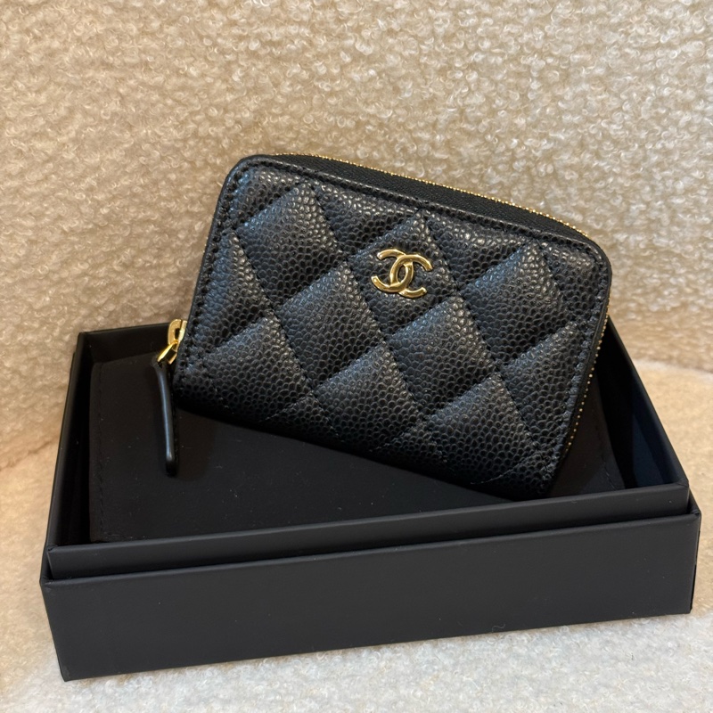 Chanel Zipped card holder 黑金魚子-1