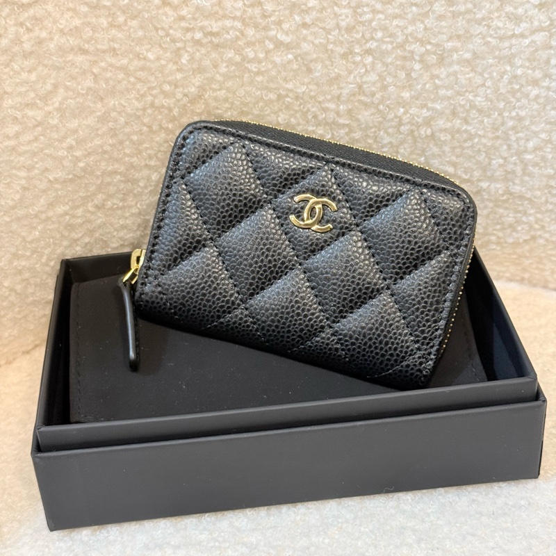 Chanel Zipped card holder 黑金魚子-0