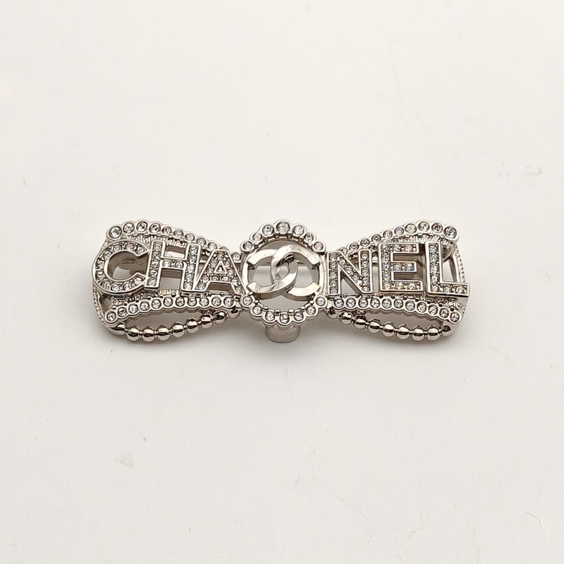 CHANEL 合金蝴蝶結字母滿鑽胸針-1