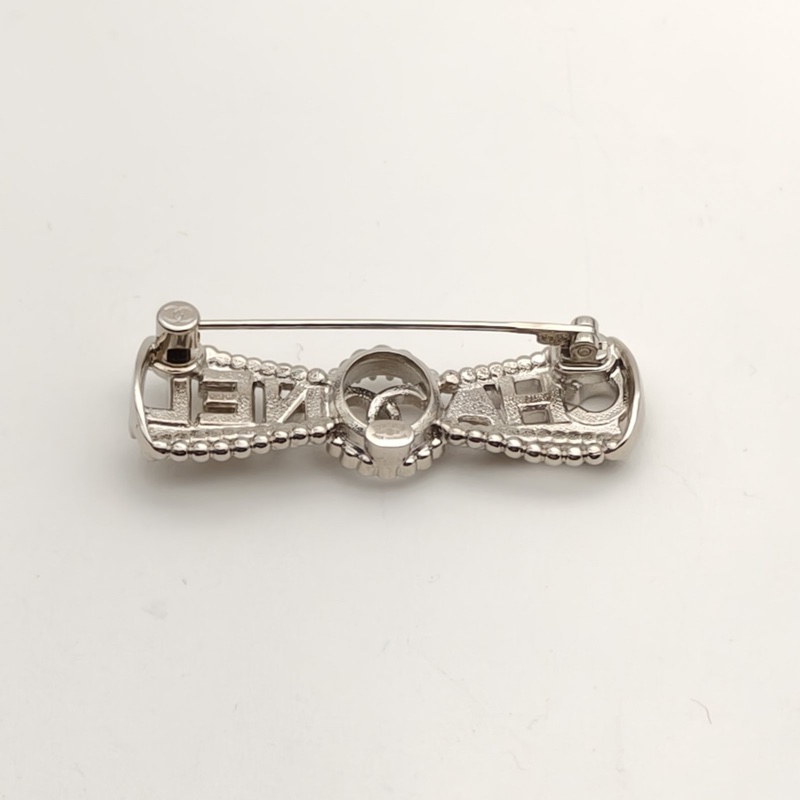 CHANEL 合金蝴蝶結字母滿鑽胸針-4