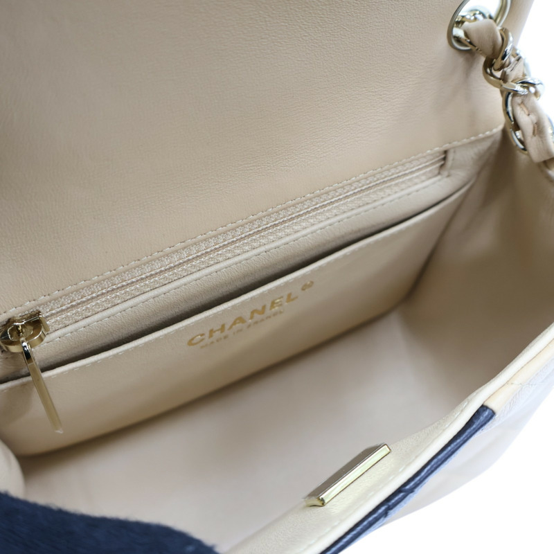 黑/奶茶色 羊皮 Mini Coco 17 肩背包 銀扣【CHANEL 香奈兒】 A35200-4