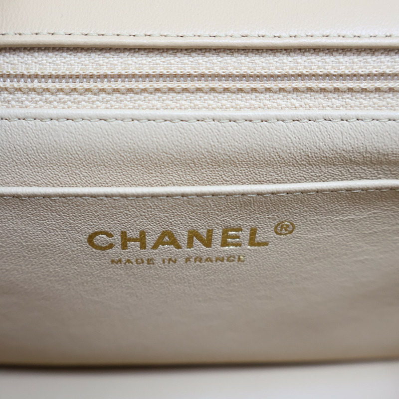 黑/奶茶色 羊皮 Mini Coco 17 肩背包 銀扣【CHANEL 香奈兒】 A35200-5