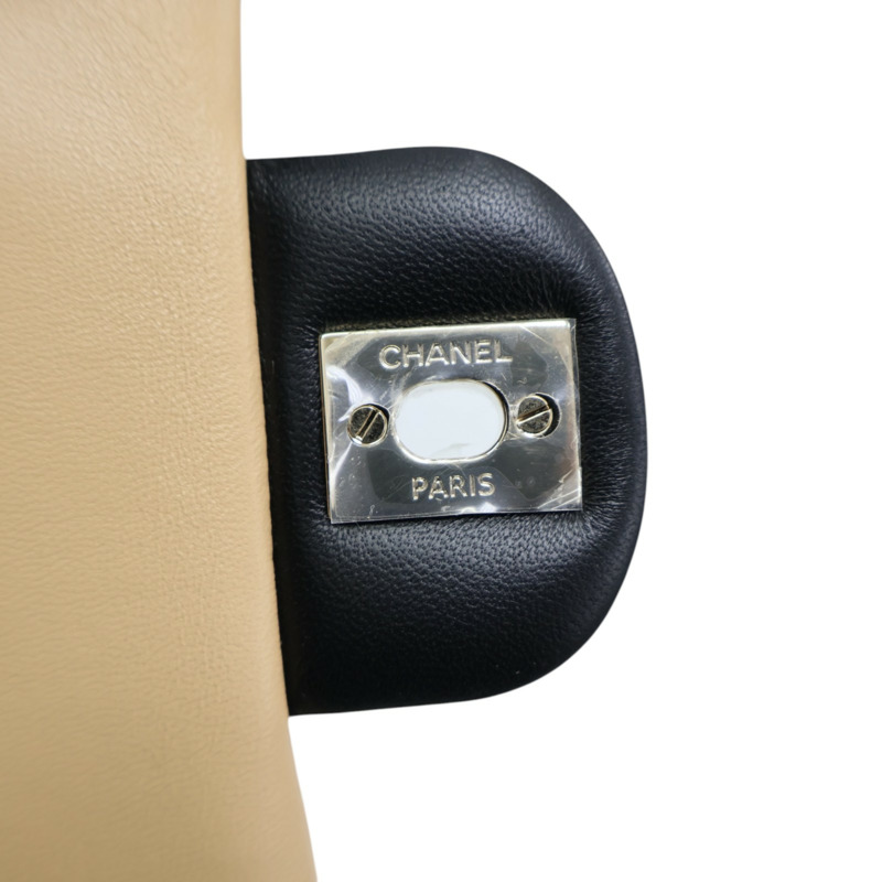 黑/奶茶色 羊皮 Mini Coco 17 肩背包 銀扣【CHANEL 香奈兒】 A35200-12