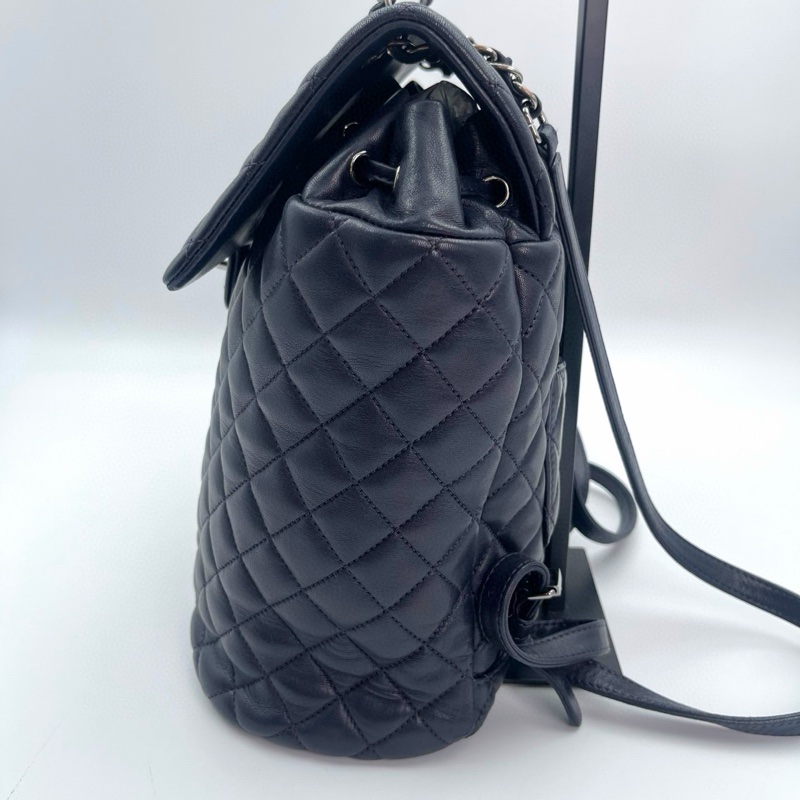 「JL精品代購」 香奈兒深藍銀扣薩爾斯堡雙肩包-6