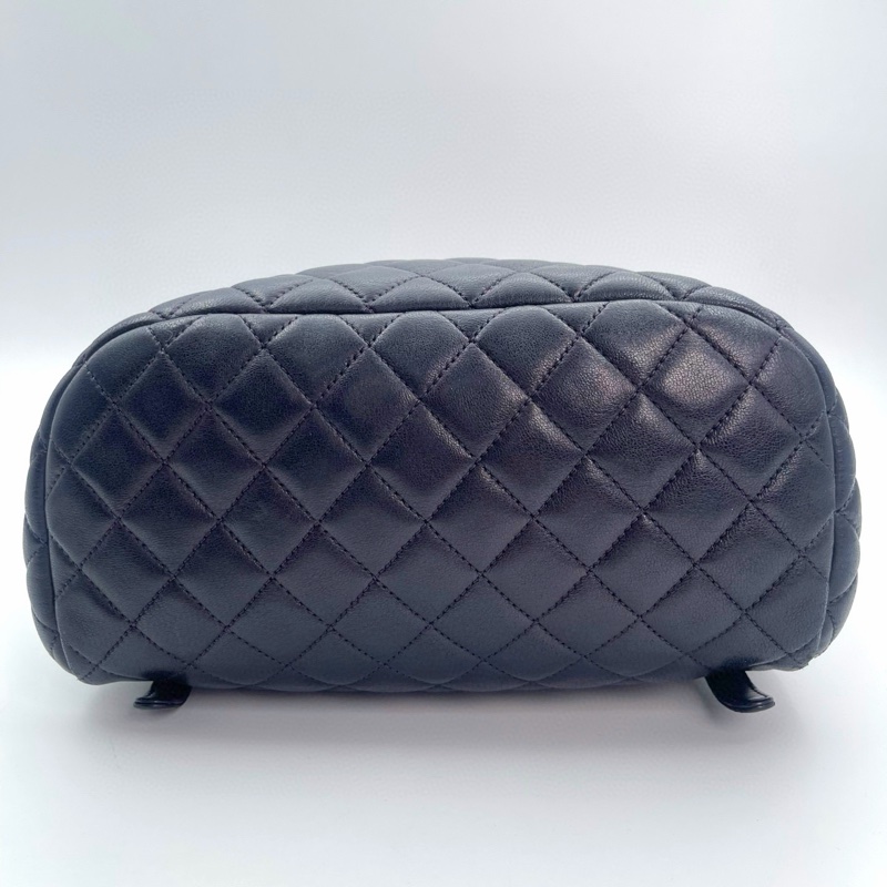 「JL精品代購」 香奈兒深藍銀扣薩爾斯堡雙肩包-8