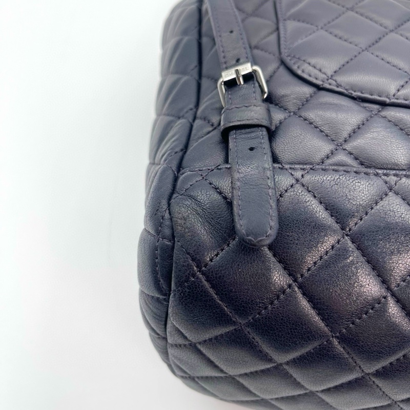 「JL精品代購」 香奈兒深藍銀扣薩爾斯堡雙肩包-12