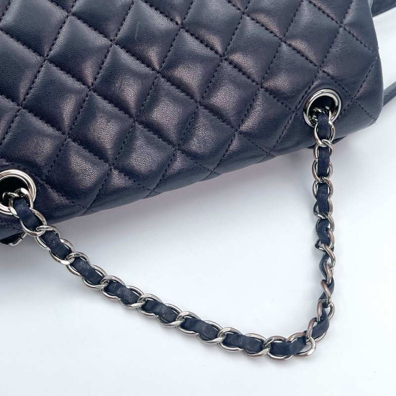「JL精品代購」 香奈兒深藍銀扣薩爾斯堡雙肩包-14