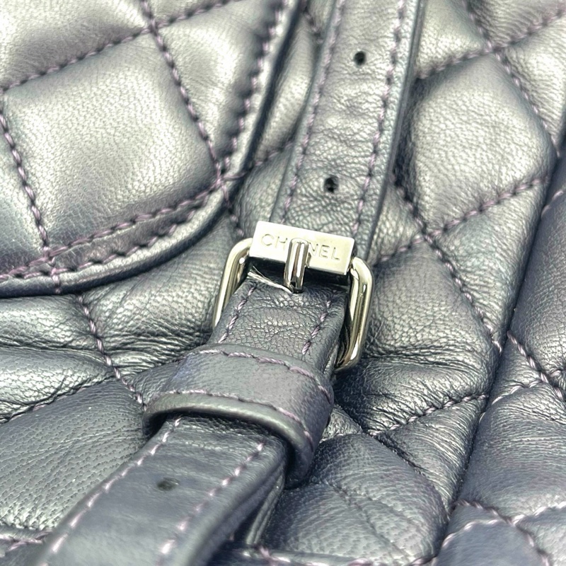 「JL精品代購」 香奈兒深藍銀扣薩爾斯堡雙肩包-16