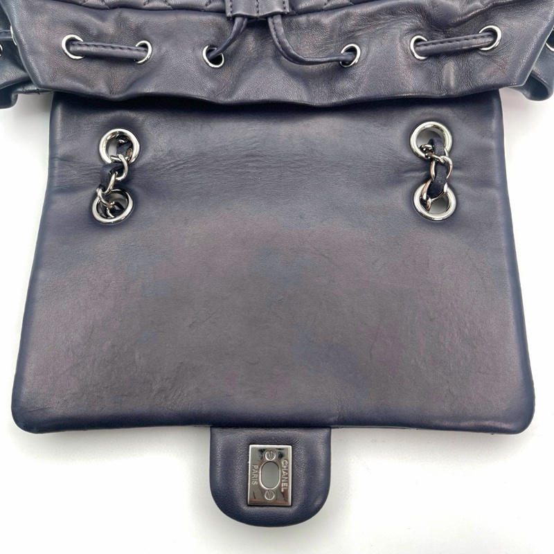 「JL精品代購」 香奈兒深藍銀扣薩爾斯堡雙肩包-19