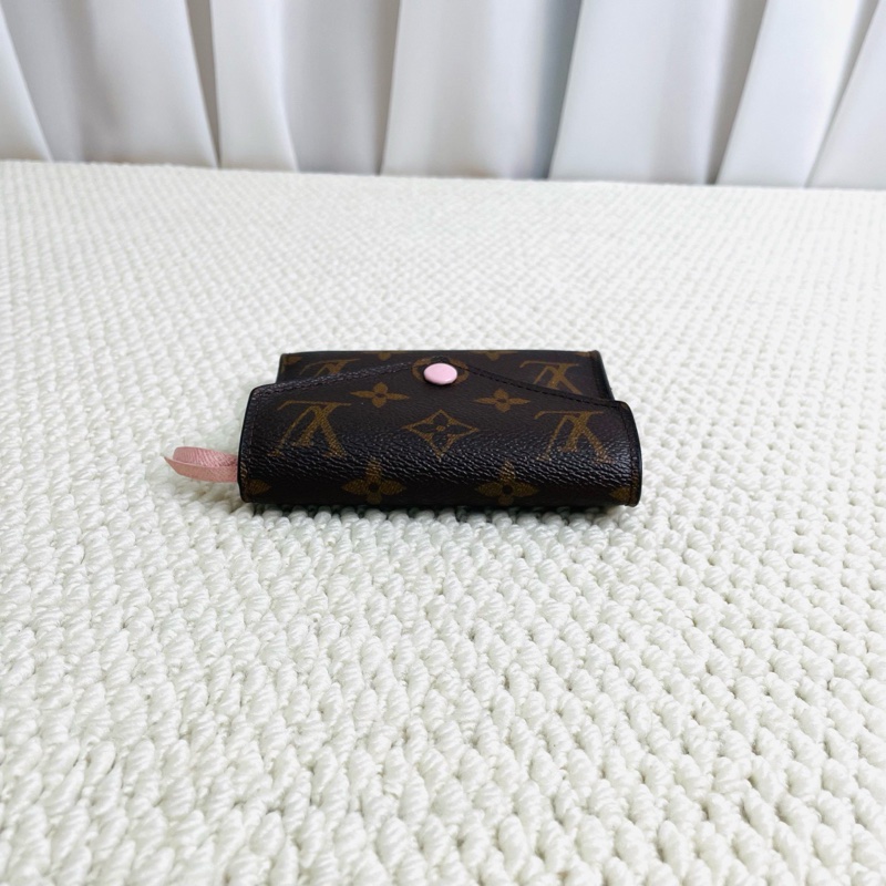 98新Lv 路易威登 老花粉豆豆三折短款錢包 經典老花帆布配粉色內里 附件 盒 塵袋 尺寸12*9cm-2