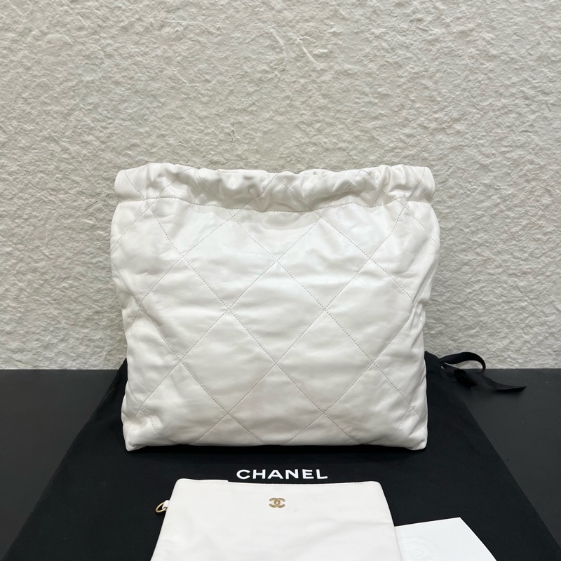 Chanel香奈兒24C 白色小牛皮黑扣22bag 中號-1