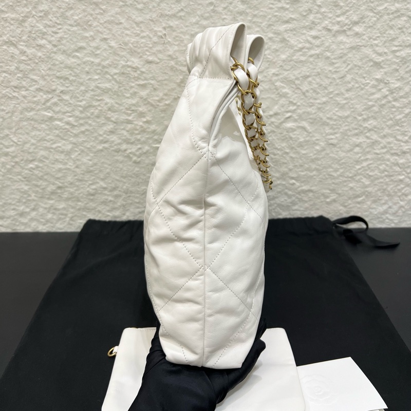 Chanel香奈兒24C 白色小牛皮黑扣22bag 中號-2