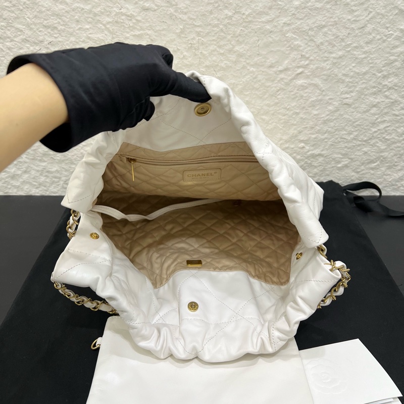 Chanel香奈兒24C 白色小牛皮黑扣22bag 中號-4