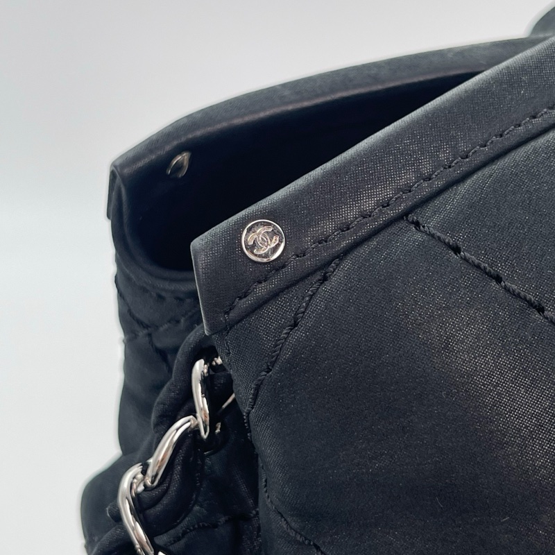 「JL精品代購」 香奈兒黑銀珠光牛皮2way托特包-13