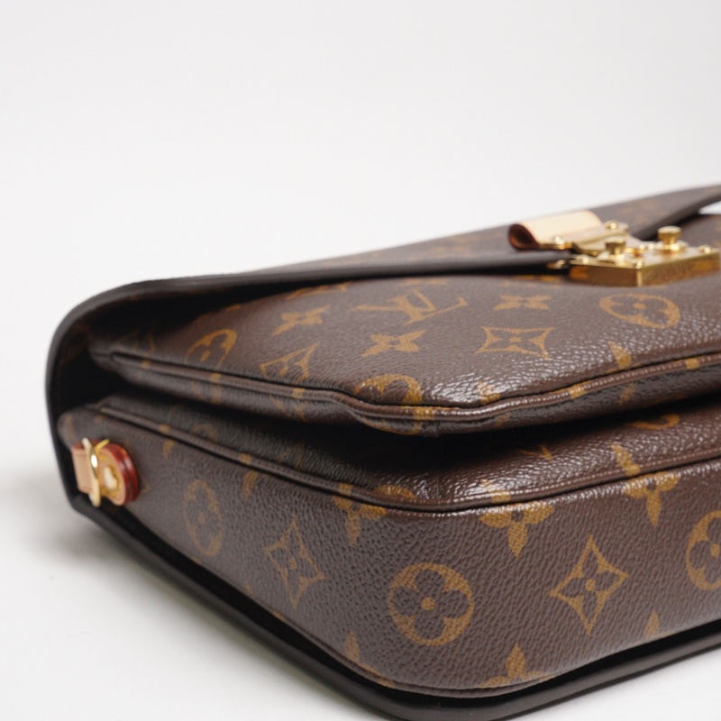 LOUIS VUITTON Pochette Métis-8