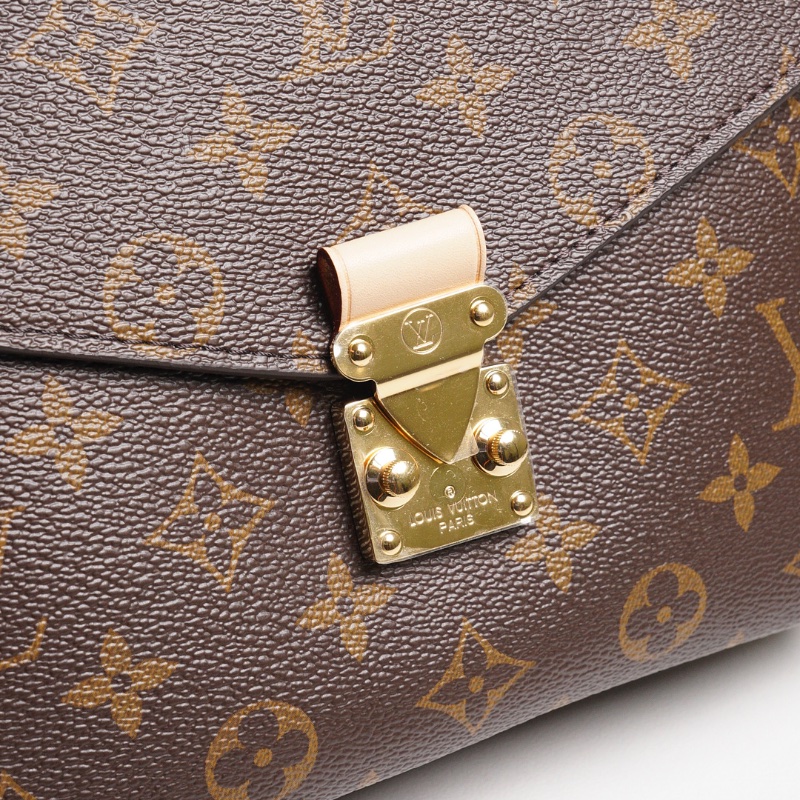 LOUIS VUITTON Pochette Métis-10