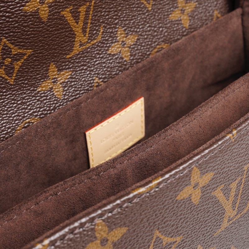 LOUIS VUITTON Pochette Métis-12