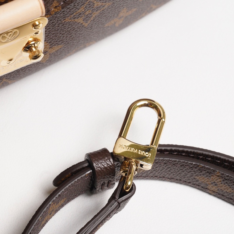 LOUIS VUITTON Pochette Métis-16