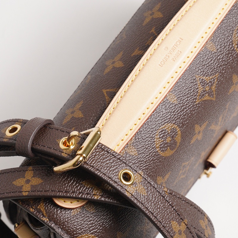 LOUIS VUITTON Pochette Métis-17