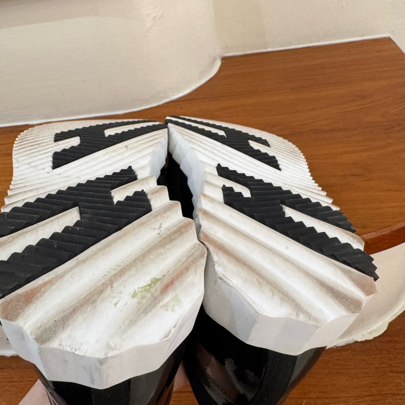 Hermes黑色白底休閒鞋45號-8