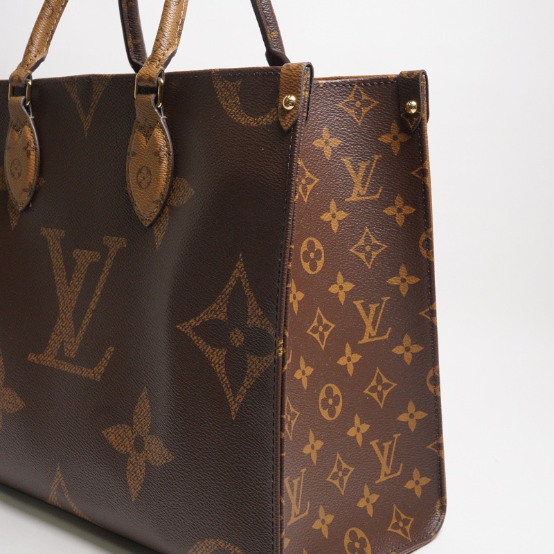 LOUIS VUITTON OnTheGo MM-11