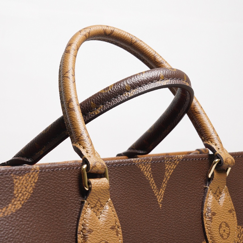 LOUIS VUITTON OnTheGo MM-17