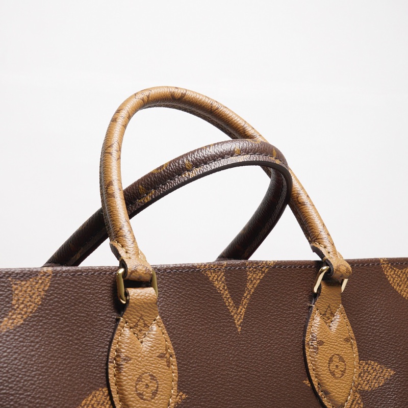 LOUIS VUITTON OnTheGo MM-18
