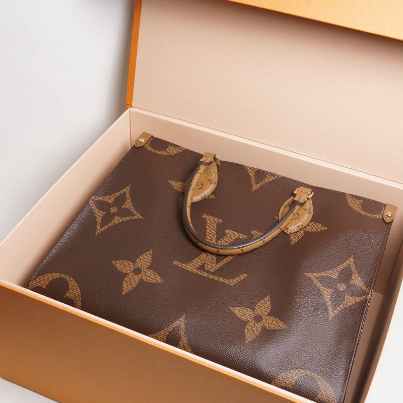 LOUIS VUITTON OnTheGo MM-22