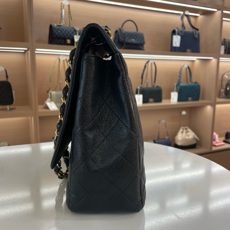 Chanel香奈儿CF包,经典黑色菱格纹,搭配金色金属扣与双色链条肩带,采用荔枝纹-1