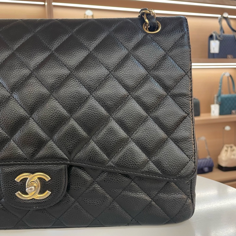 Chanel香奈儿CF包,经典黑色菱格纹,搭配金色金属扣与双色链条肩带,采用荔枝纹-4
